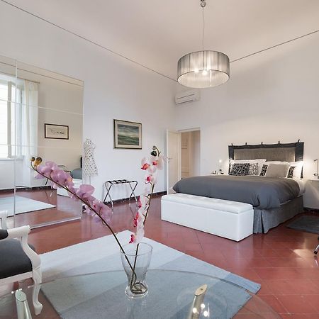 Old Bridge: Historical And Chic Apartment Florence Luaran gambar